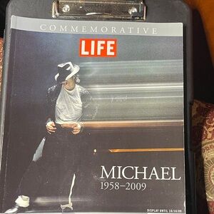 Michael Jackson Commemorative Magazine